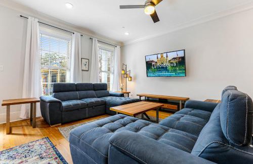 Faubourg Lafayette Apartment | Modern 5 BR Condo - Large Pool - Near Everything