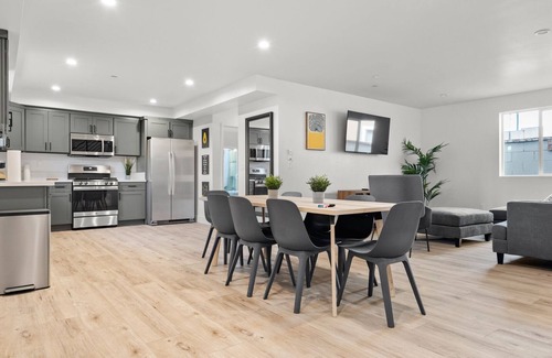Los Angeles House | MODERN 5 BR in LA Arts District w/Game Room & WiFi