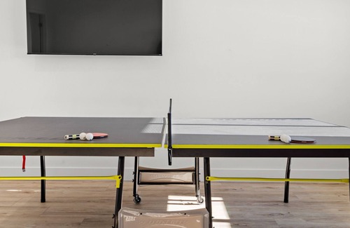 Los Angeles House | MODERN 5 BR in LA Arts District w/Game Room & WiFi