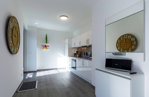 Krakow am See Apartment | Modern 5-star apartment with large roof terrace and lake view