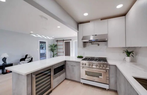 Niles District House | Modern 5-Star Luxury Resort Style Vacation Home