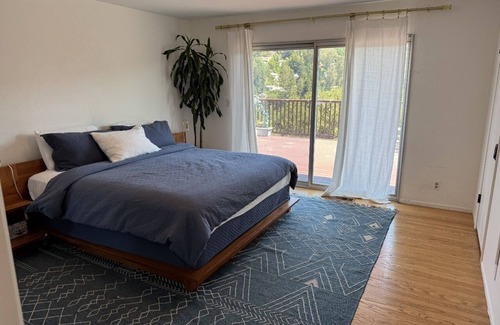 Upper Rockridge House | Modern 5BR 3BA Oakland Hills Home
