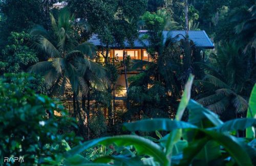 Harispattuwa Villa | Modern 5BR BathTub MoviRoom RoofTop Cook NatureViews Ella Kandy Train