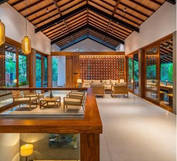 Harispattuwa Villa | Modern 5BR BathTub MoviRoom RoofTop Cook NatureViews Ella Kandy Train