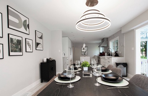 Cobble Hill House | Modern 5BR Luxury Getaway