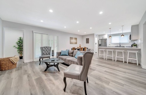 West Hills House | Modern 5BR with 2 King Beds, Huge Yard & Jacuzzi!