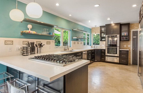 Thousand Oaks House | Modern 60's Ranch Home w/ Gourmet Kitchen & Large Private Backyard
