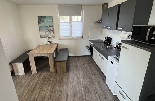 Engen Apartment | Modern 60sqm apartment for up to 5 people￼ - Central location, 50" TV, WLAN