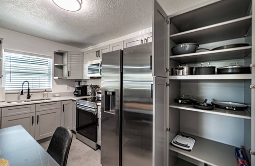 Southwest Orlando House | Modern 8 Sleeper near Downtown Orlando