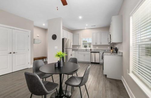 Grandville Apartment | Modern 8BR 8BA Condo w Garage and Patio