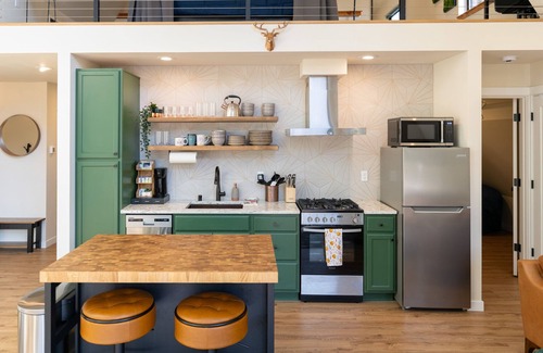 Ashford Cabin | Modern A-Frame Cabin - King Bed, Hot tub, EV Charger, 5 Minutes to Mt.Rainer NP