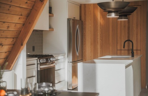 Fremont House | Modern Aframe Lake Views, Sauna, Hot tub, & Paddleboards