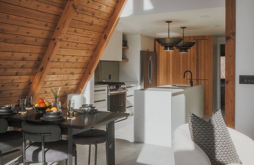 Fremont House | Modern Aframe Lake Views, Sauna, Hot tub, & Paddleboards