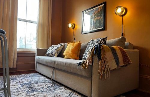 South End Apartment | Modern Amenities and Historic Charm, 4-Bdrm Unit#1