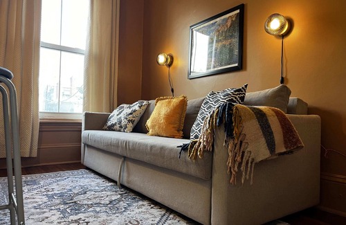 South End Apartment | Modern Amenities, Historic Charm, 4-Bdrm Retreat