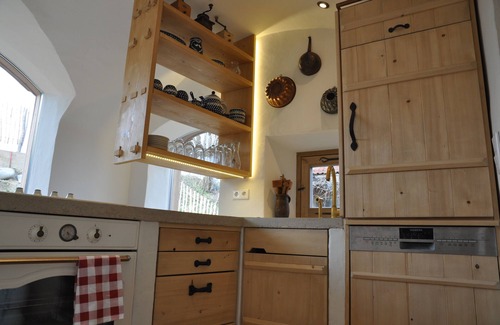 Finning Apartment | Modern amenities meet historical charm