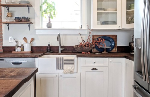 Fort Monmouth Cottage | Modern Americana Cottage with Vintage Vibe - Riverview & Beach 1.5m