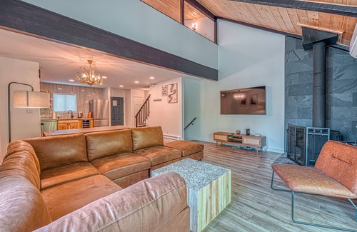 Tannersville House | Modern and Brand New, Pool, Camelback Area, Grill.