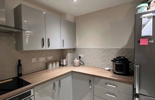 Winsford House | Modern and Bright 3BD House