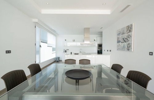 Puerto Calero Villa | Modern and bright Villa in Puerto Calero