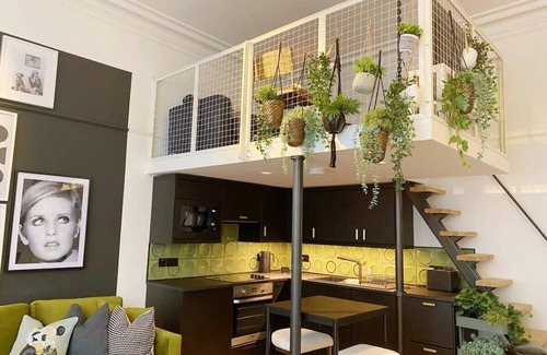 Clifton Apartment | Modern and Bright Three Bed Apartment