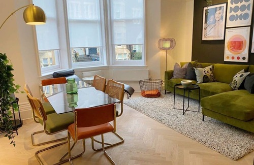 Clifton Apartment | Modern and Bright Three Bed Apartment