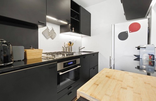 West Kensington Apartment | Modern and bright two bedrooms flat with terrace located in a Victorian building