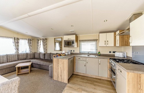 Bleadon House | Modern and contemporary 12ft-wide caravan with one double and one twin.