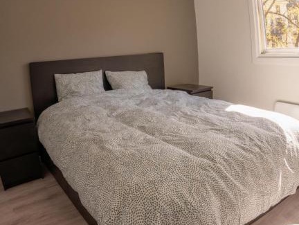 Toyen Apartment | Modern and Central Apartment, 6 mins to Oslo City