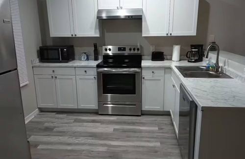 Cape Coral House | Modern and Central in Cape Coral – 2BR/2BA Retreat Easy Access to Fort Myers!