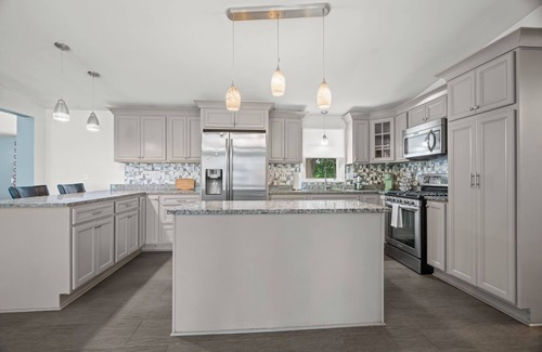 Johnston House | Modern and charming home minutes to downtown!