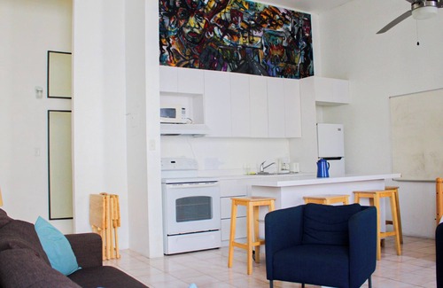 Ponce Centro Apartment | Modern and Colonial - Gladiolas II/Room Plus/Queen Bed/Free WIFI/AC - 2202