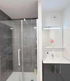 Villepinte Apartment | Modern and comfortable apartment