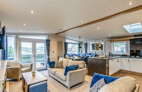 Potterhanworth House | Modern and contemporary holiday home perfect for a family holiday escape.