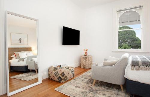 Lewisham Apartment | Modern and Cosy Inner West Apartment