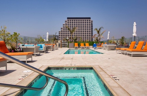 Downtown Apartment | Modern and Cozy 2 Bedroom Apartment in the Heart of Glendale