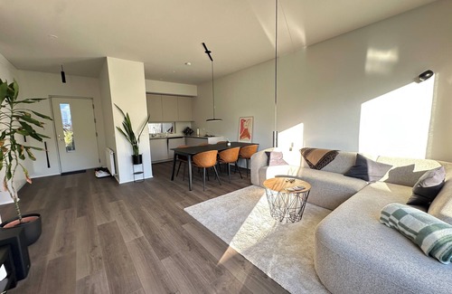 Garðabær Apartment | Modern and Cozy apartment in the city, next to Heiðmörk nature reserve.