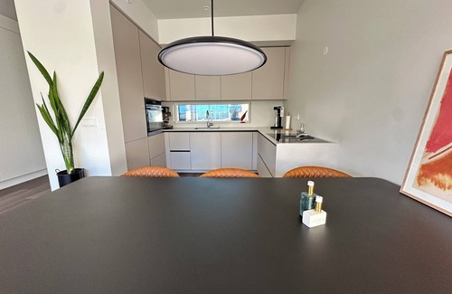 Garðabær Apartment | Modern and Cozy apartment in the city, next to Heiðmörk nature reserve.