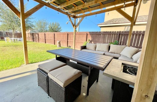 Pharr House | Modern and cozy house best location