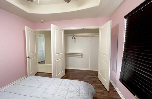 Pharr House | Modern and cozy house best location