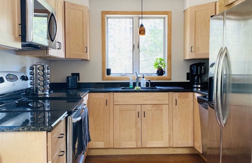 Jamaica Cabin | Modern and Cozy retreat minutes from Stratton mt.