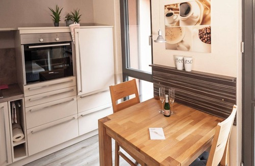 Plau am See Apartment | Modern and cozy vacation apartment in the Stietz-Villa. Pet friendly