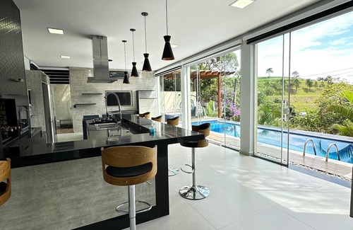 Mogi das Cruzes House | modern and elegant mansion in a privet condominium.