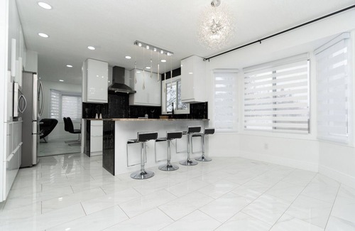 Northwest Edmonton House | Modern and luxury 3500 sq feet home jetted tub 10000 sq feet park backyard