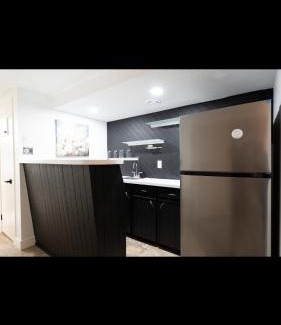 Northwest Edmonton Villa | Modern and luxury 3500 sq feet house jetted tub over 10000 sq feet lot