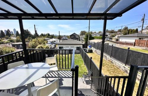 Hastings Apartment | Modern and New house near PNE with Big Garden and Free Parking