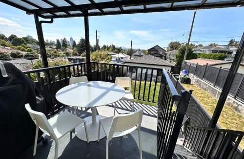Hastings Apartment | Modern and New house near PNE with Big Garden and Free Parking