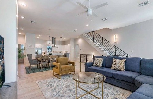 Mid-City House | Modern and New Townhouse across from Lafitte Greenway