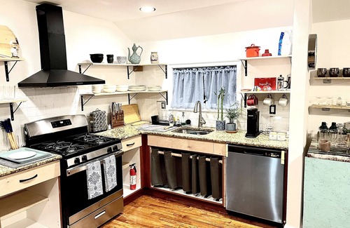 Queens Apartment | Modern and newly renovated space close to Manhattan and Long Island.