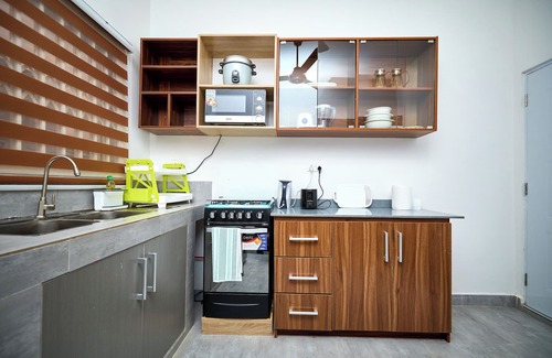 Oyibi House | Modern and peaceful 3-bedroom getaway